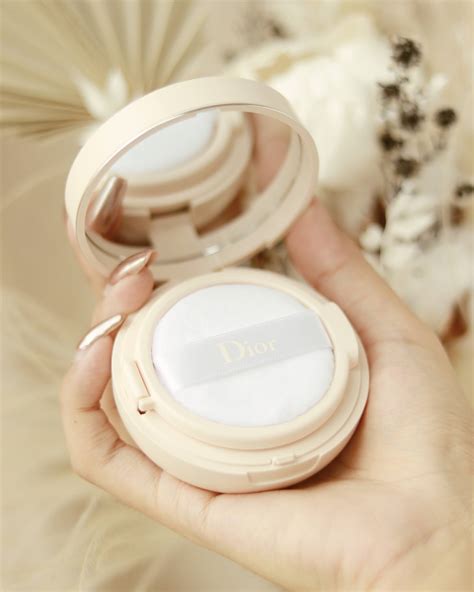 Dior Forever Cushion Powder Golden Shimmer Loose Powder.